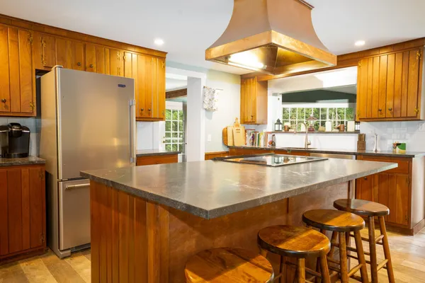 $690,000 | 341 Under The Mountain Road, Londonderry, VT 05155