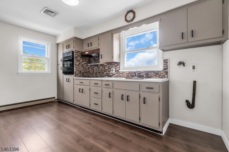 115 Van Riper Avenue, Unit 2 Clifton, NJ 07011 - Photo 3 of 20 Gallery Image 3
