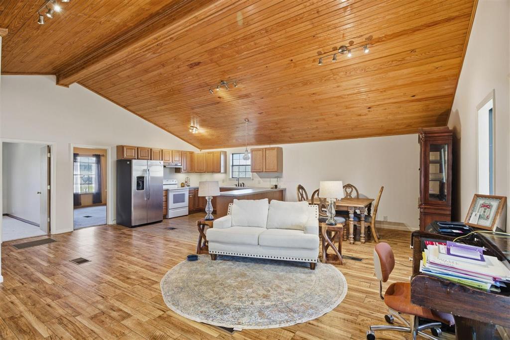 225 Malone Road Dequincy, LA 70633 - Photo 2 of 15