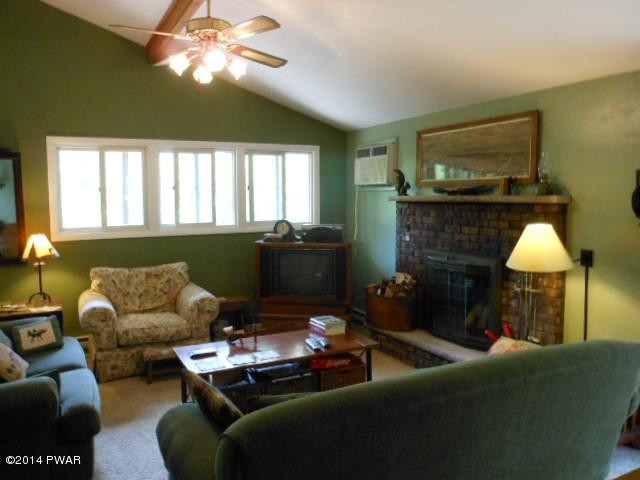 2370 Eagle Path Bushkill, PA 18324 - Photo 10 of 18 Gallery Image 10