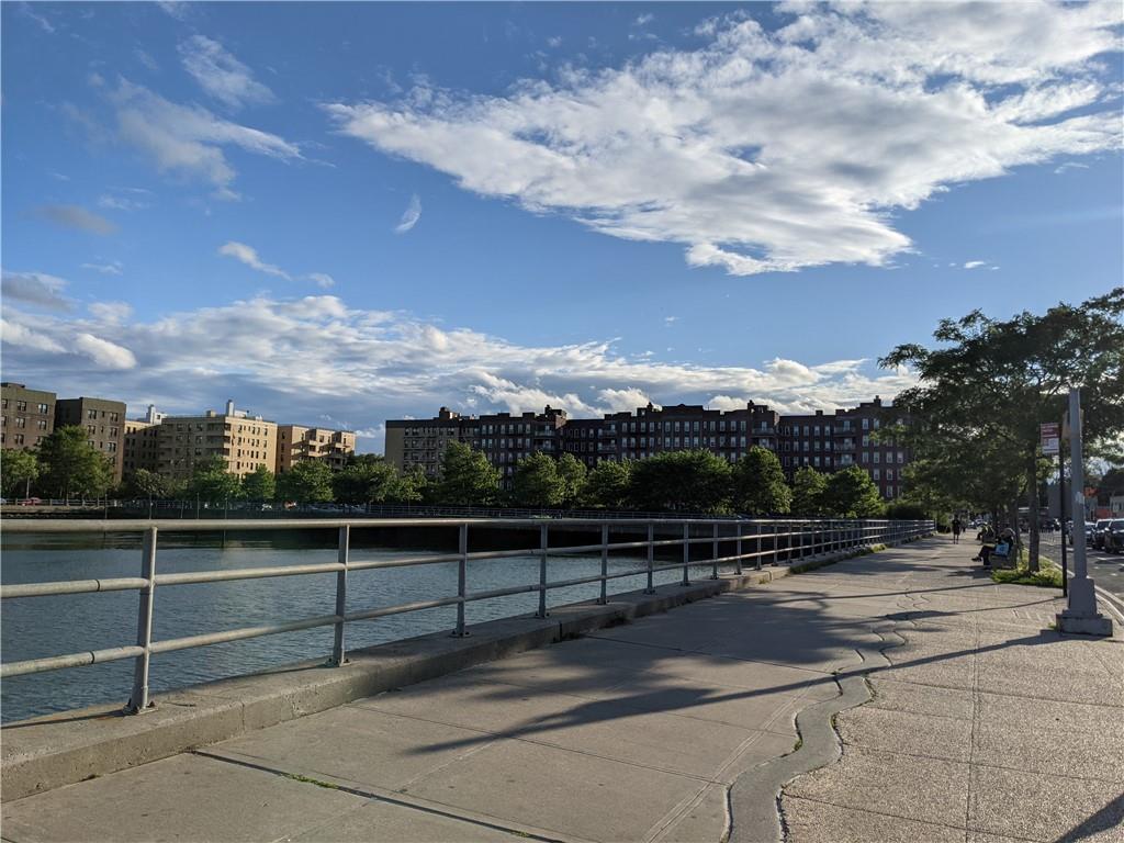 1625 Emmons Avenue, Unit 4N Brooklyn, NY 11235 - Photo 27 of 32 a view of a terrace