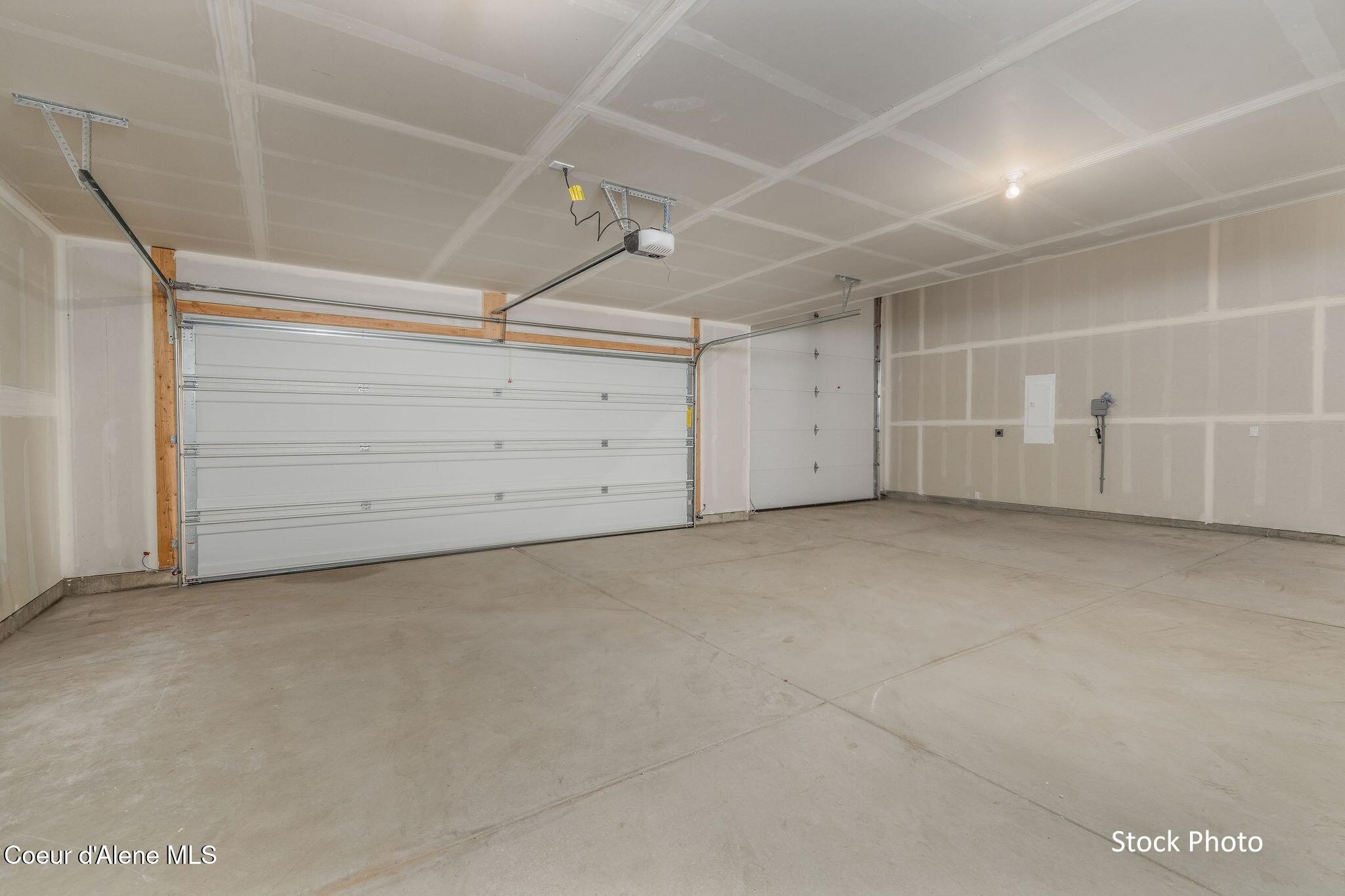 11694 North Simmons Lane Rathdrum, ID 83858 - Photo 15 of 17 Loffs Bay 2-car Garage