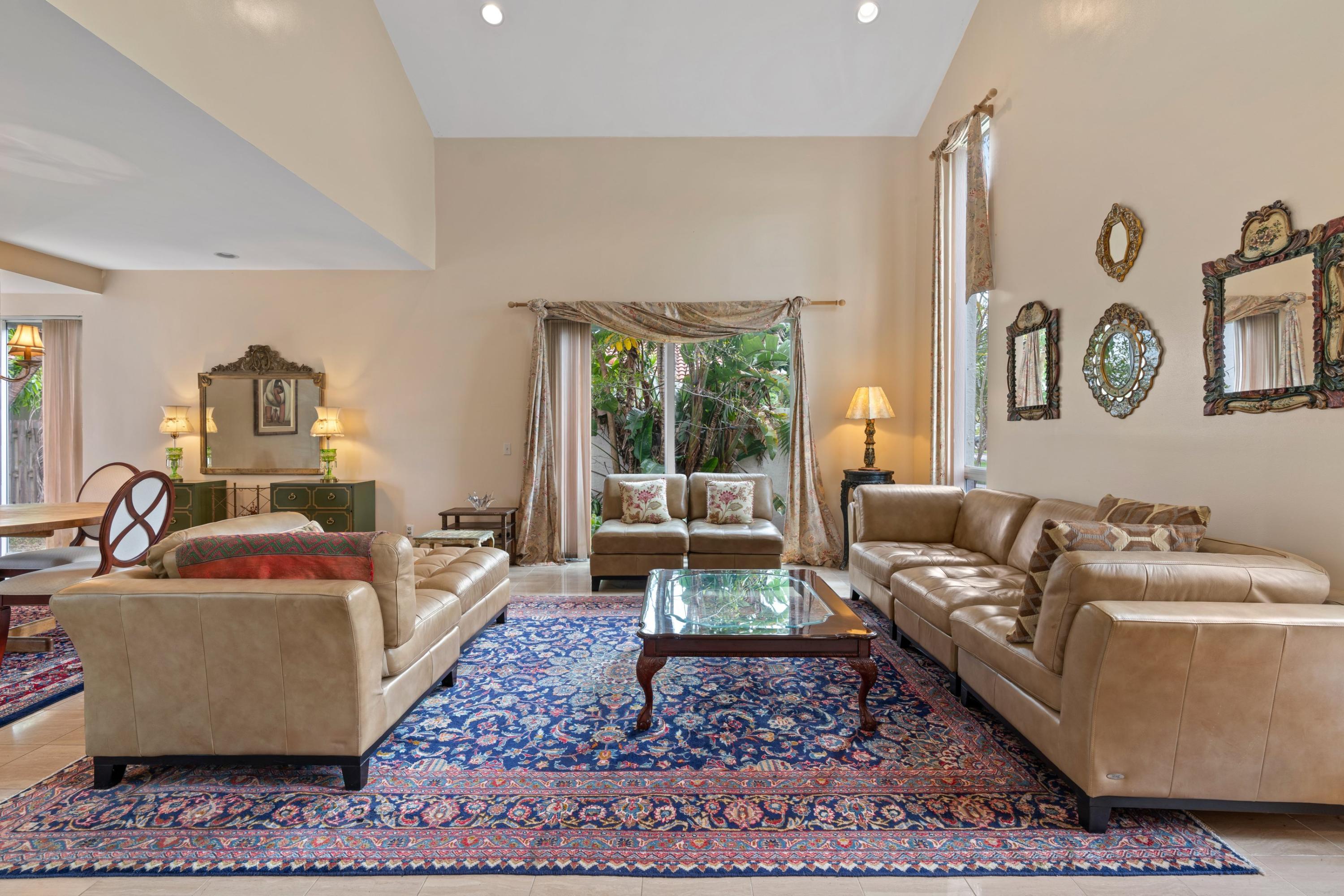 641 Southwest 18th Street Boca Raton, FL 33486 - Photo 4 of 27 Living Room