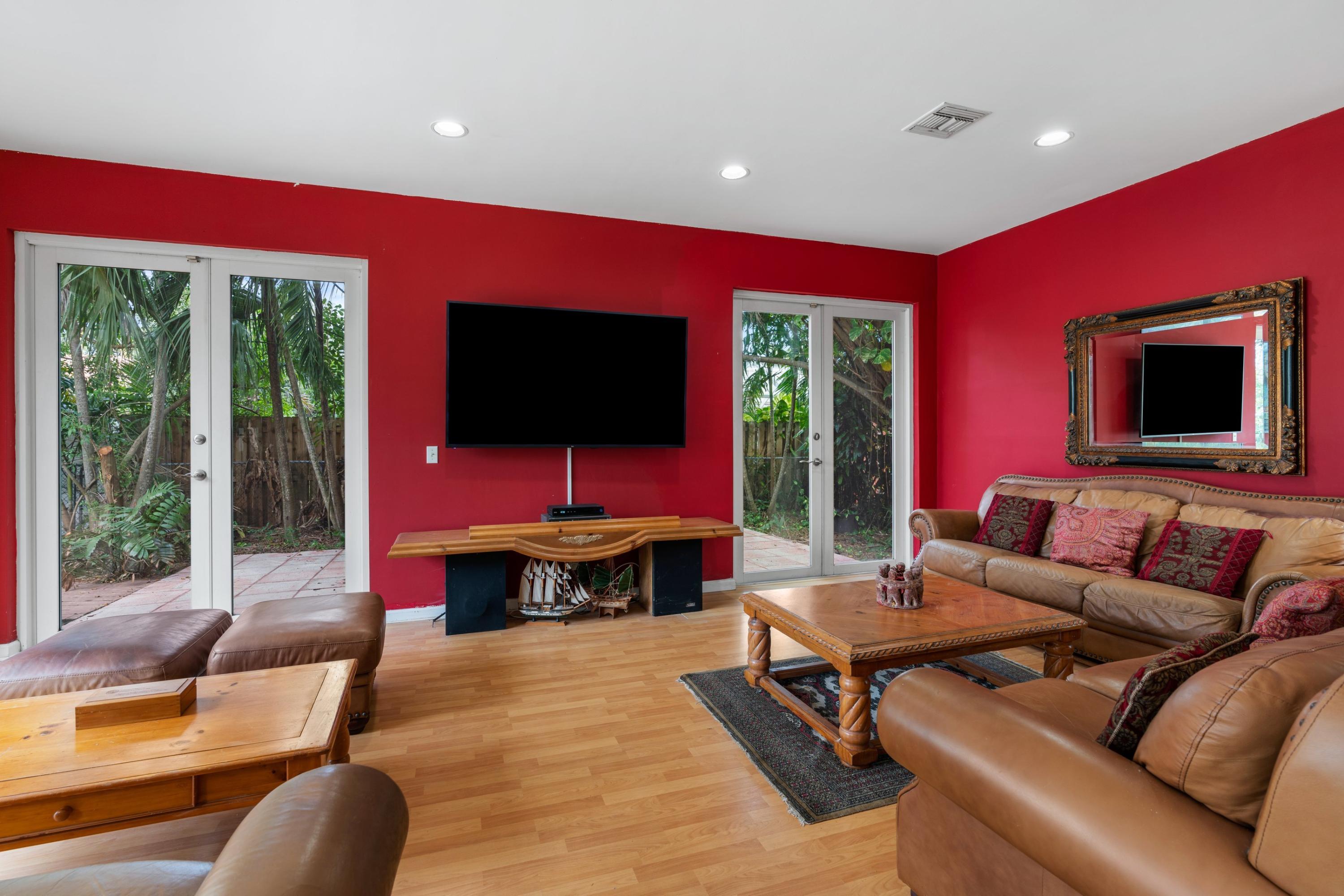 641 Southwest 18th Street Boca Raton, FL 33486 - Photo 6 of 27 Family Room