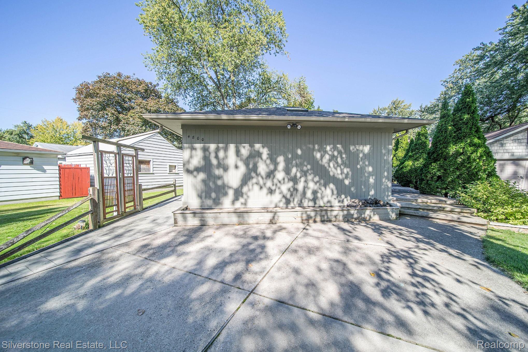 4800 Siebert Road Waterford, MI 48328 - Photo 1 of 25 4800 Siebert_4.jpg