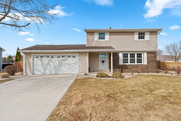 $359,900 | 762 St Joseph Street, De Pere, WI 54115