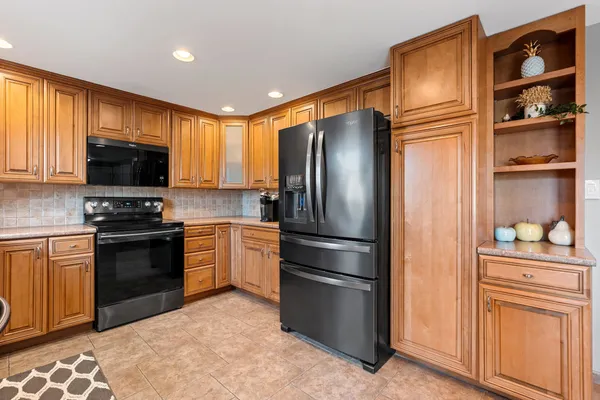 $359,900 | 762 St Joseph Street, De Pere, WI 54115