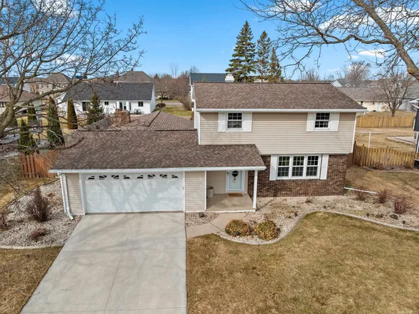 $359,900 | 762 St Joseph Street, De Pere, WI 54115