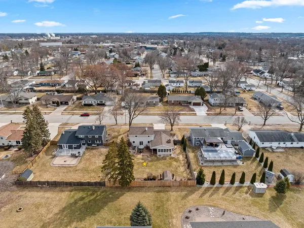 $359,900 | 762 St Joseph Street, De Pere, WI 54115