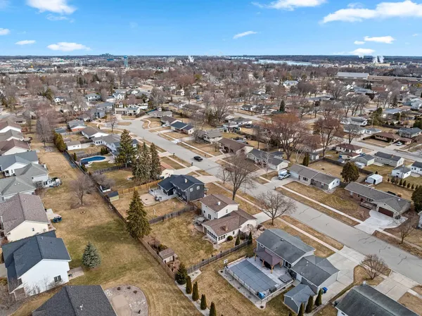 $359,900 | 762 St Joseph Street, De Pere, WI 54115