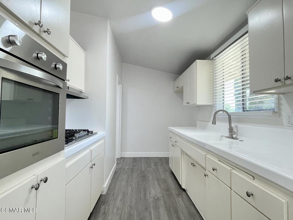 1507 Buster Street Simi Valley, CA 93065 - Photo 12 of 32