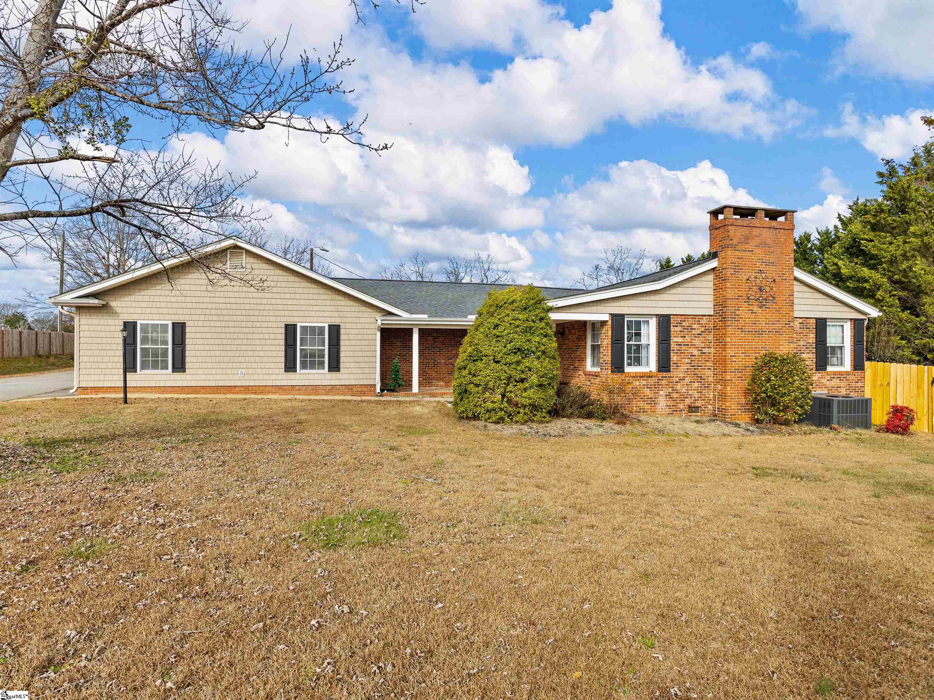 29 Powell Lake Road Lyman, SC 29365 - Photo 2 of 35 Gallery Image 2