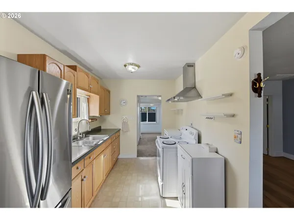 $269,000 | 376 South Wall Street, Coos Bay, OR 97420