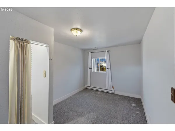 $269,000 | 376 South Wall Street, Coos Bay, OR 97420