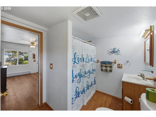 $269,000 | 376 South Wall Street, Coos Bay, OR 97420