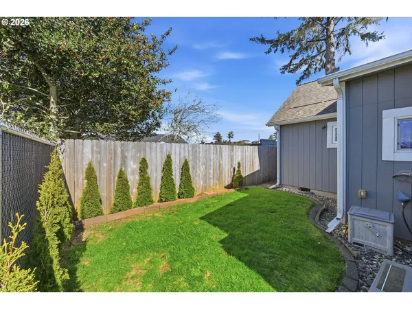$269,000 | 376 South Wall Street, Coos Bay, OR 97420