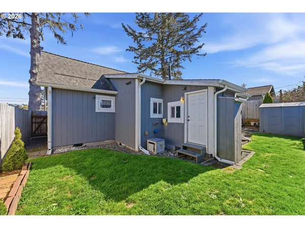 $269,000 | 376 South Wall Street, Coos Bay, OR 97420