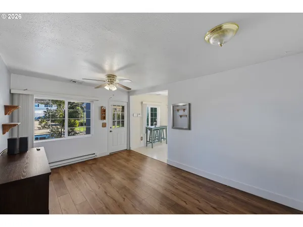 $269,000 | 376 South Wall Street, Coos Bay, OR 97420