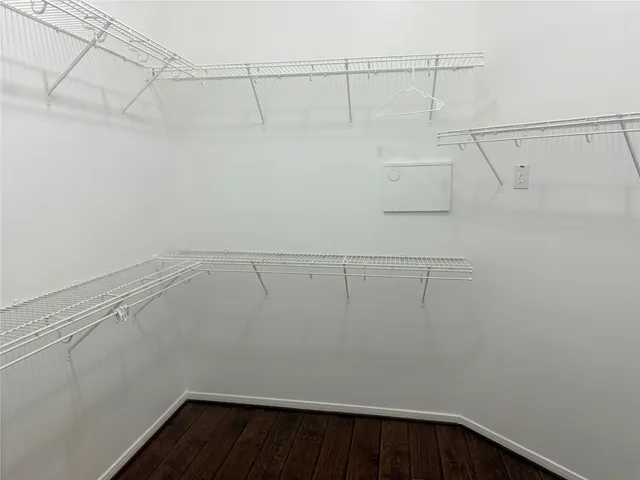 $2,300 | 25023 Mills Pass Court, Katy, TX 77494