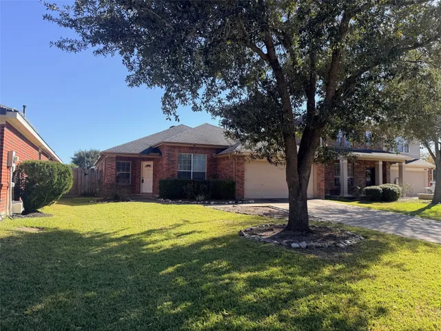 $2,300 | 25023 Mills Pass Court, Katy, TX 77494