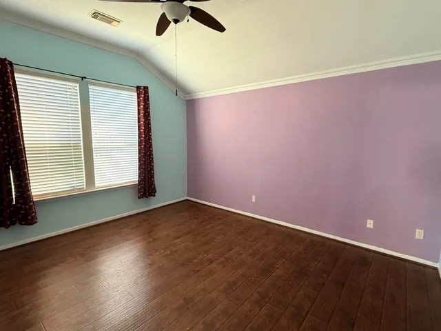 $2,300 | 25023 Mills Pass Court, Katy, TX 77494