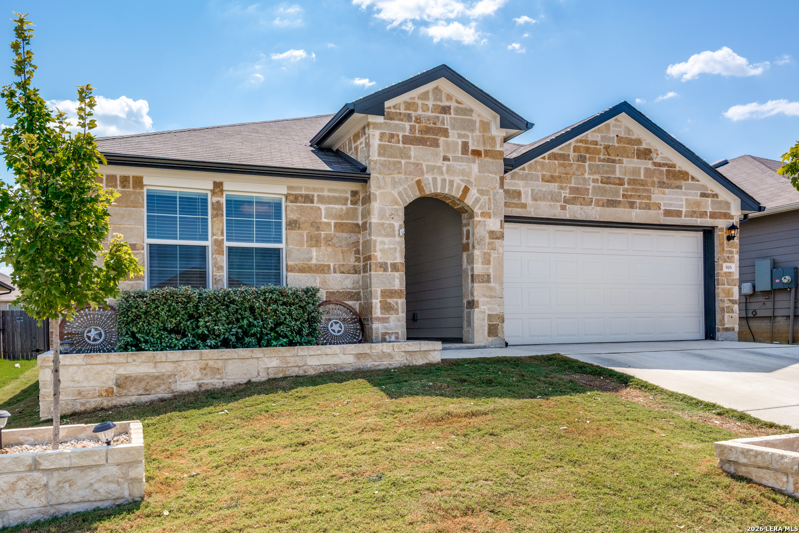 816 Indigo Way Seguin, TX 78155 - Photo 2 of 25