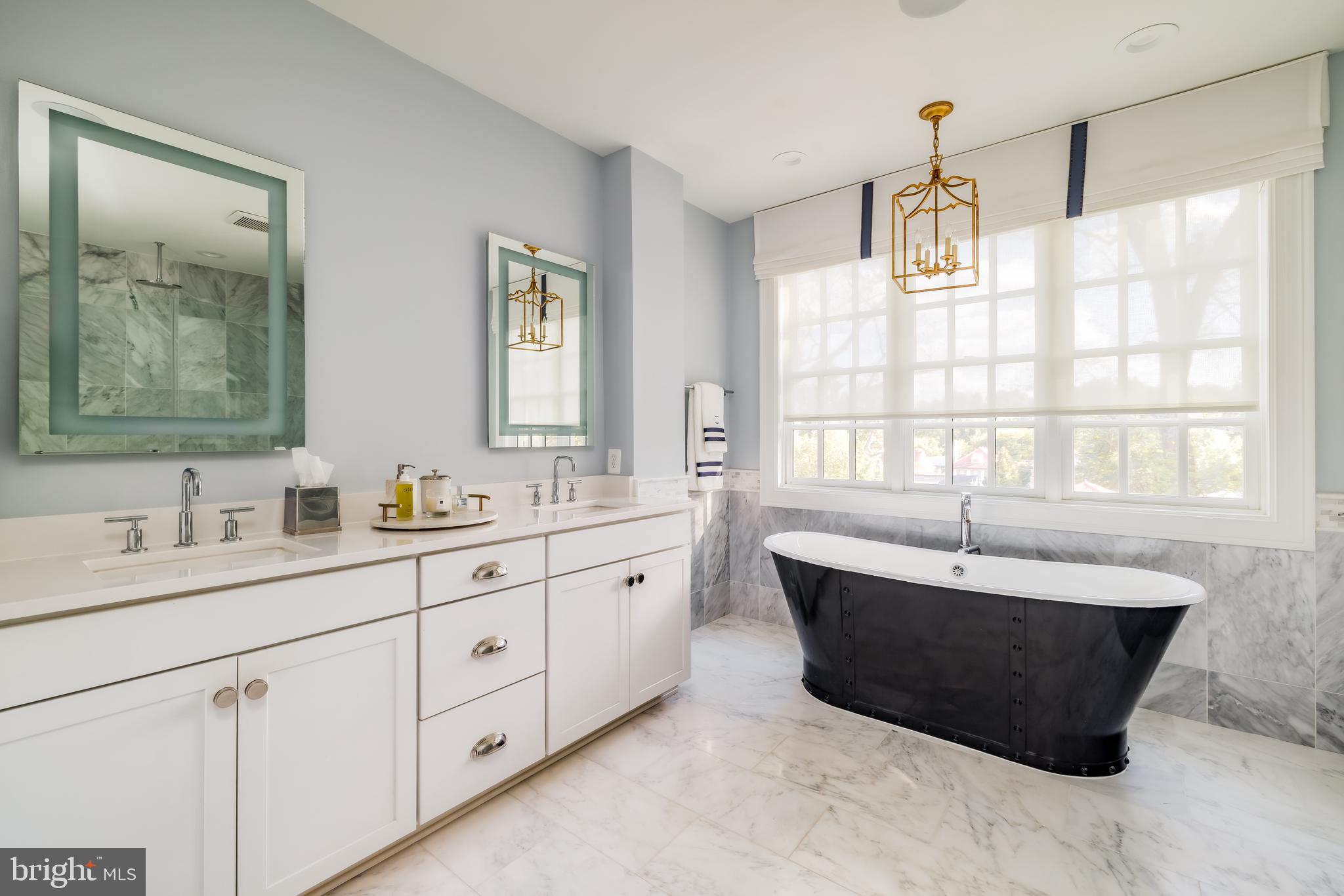 3300 Newark Street Northwest Washington, DC 20008 - Photo 27 of 50 Soaking Tub