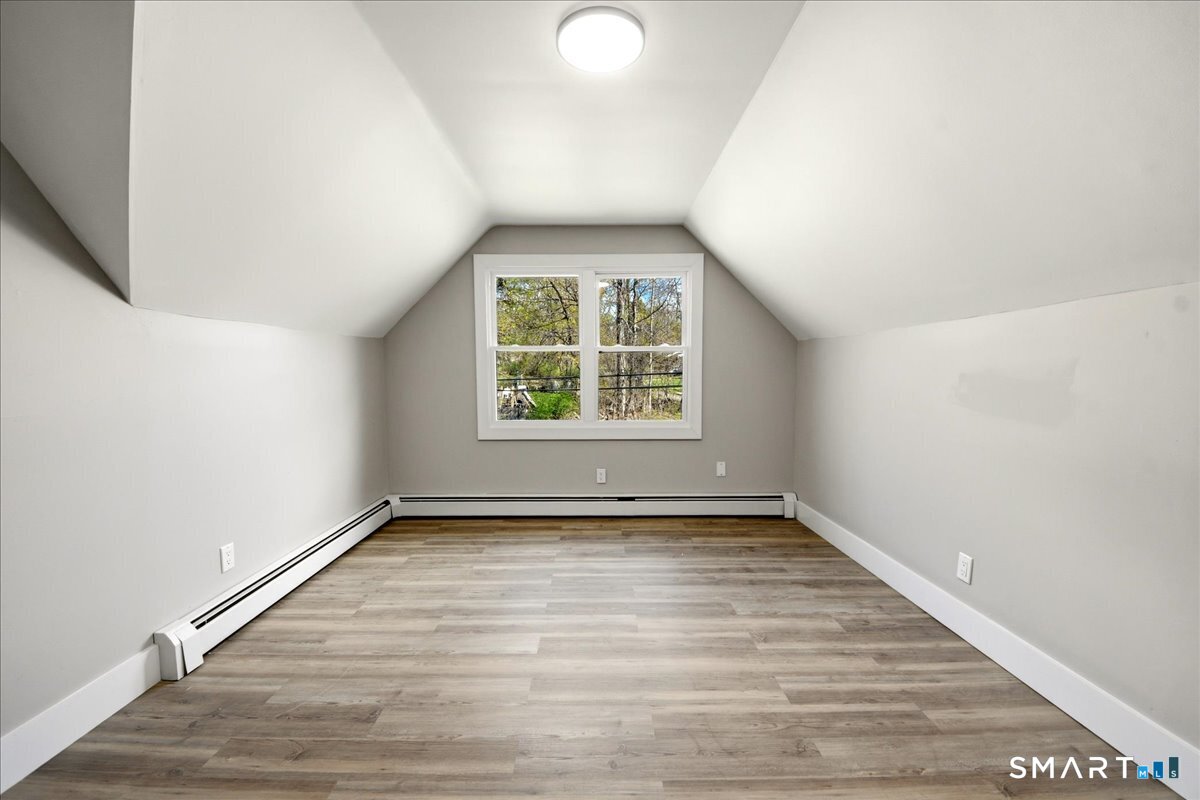 12 Darien Road New Fairfield, CT 06812 - Photo 16 of 32 Top floor