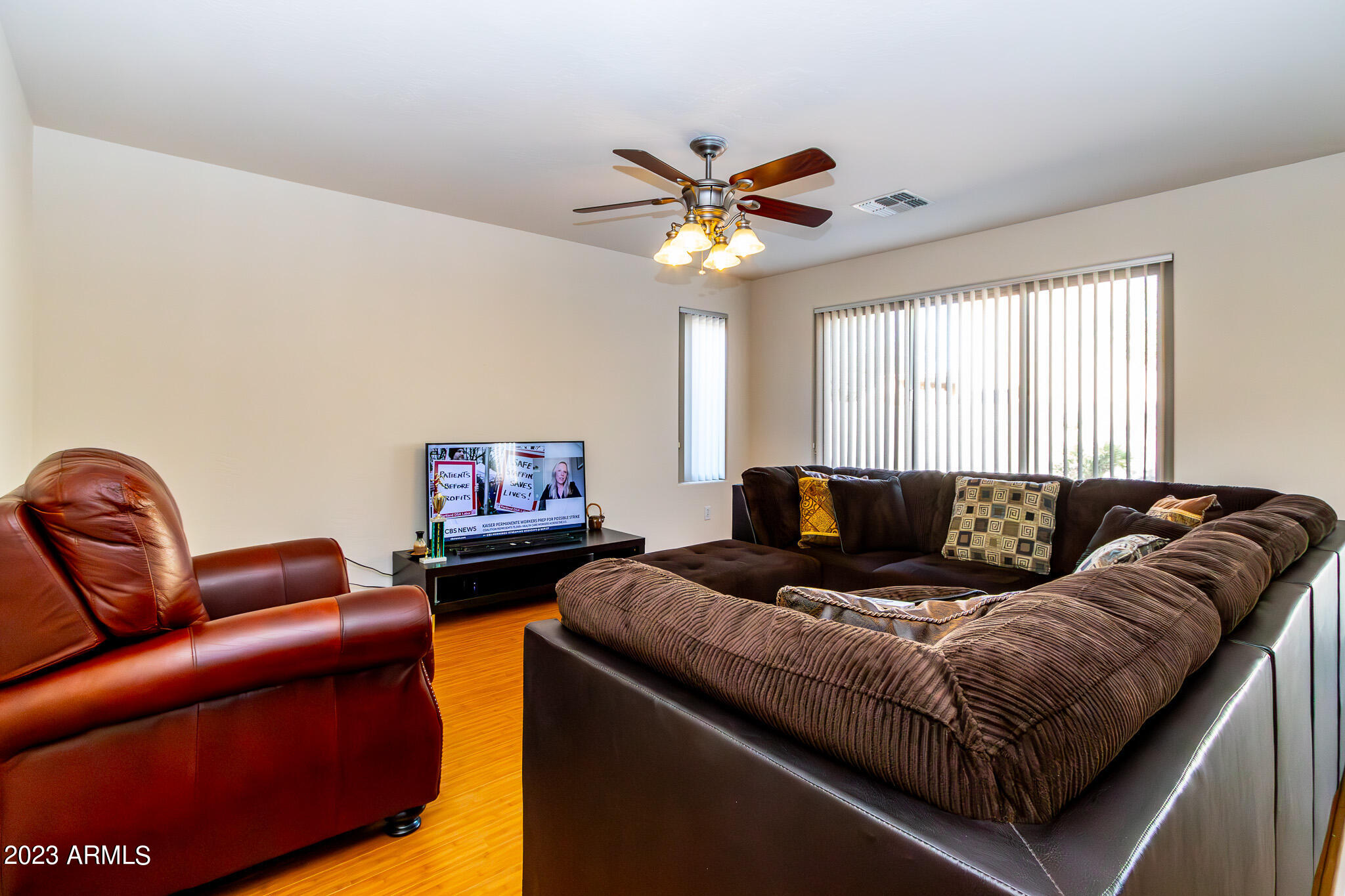 4310 West Apollo Road Laveen, AZ 85339 - Photo 8 of 30 Greatroom (3)