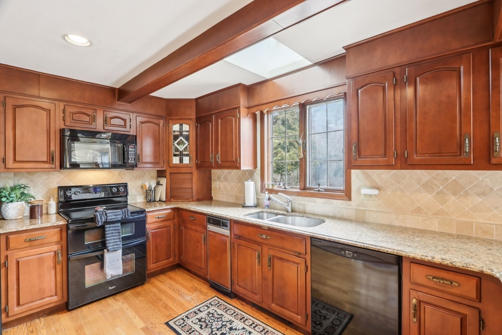 10 Grace Road Danvers, MA 01923 - Photo 7 of 30 Gallery Image 7
