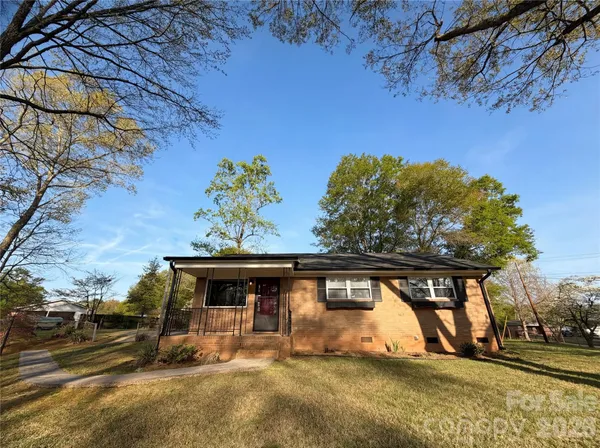 $240,000 | 290 Salem Avenue, Dallas, NC 28034