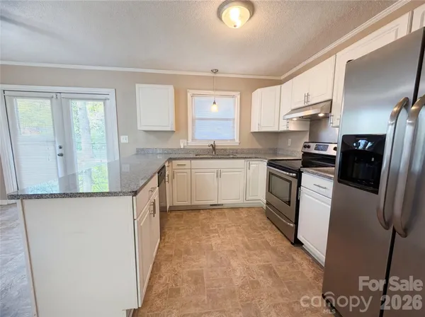$235,000 | 290 Salem Avenue, Dallas, NC 28034