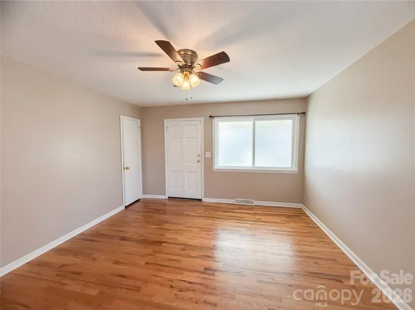 $235,000 | 290 Salem Avenue, Dallas, NC 28034