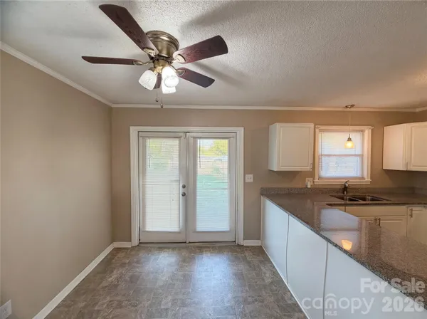 $235,000 | 290 Salem Avenue, Dallas, NC 28034