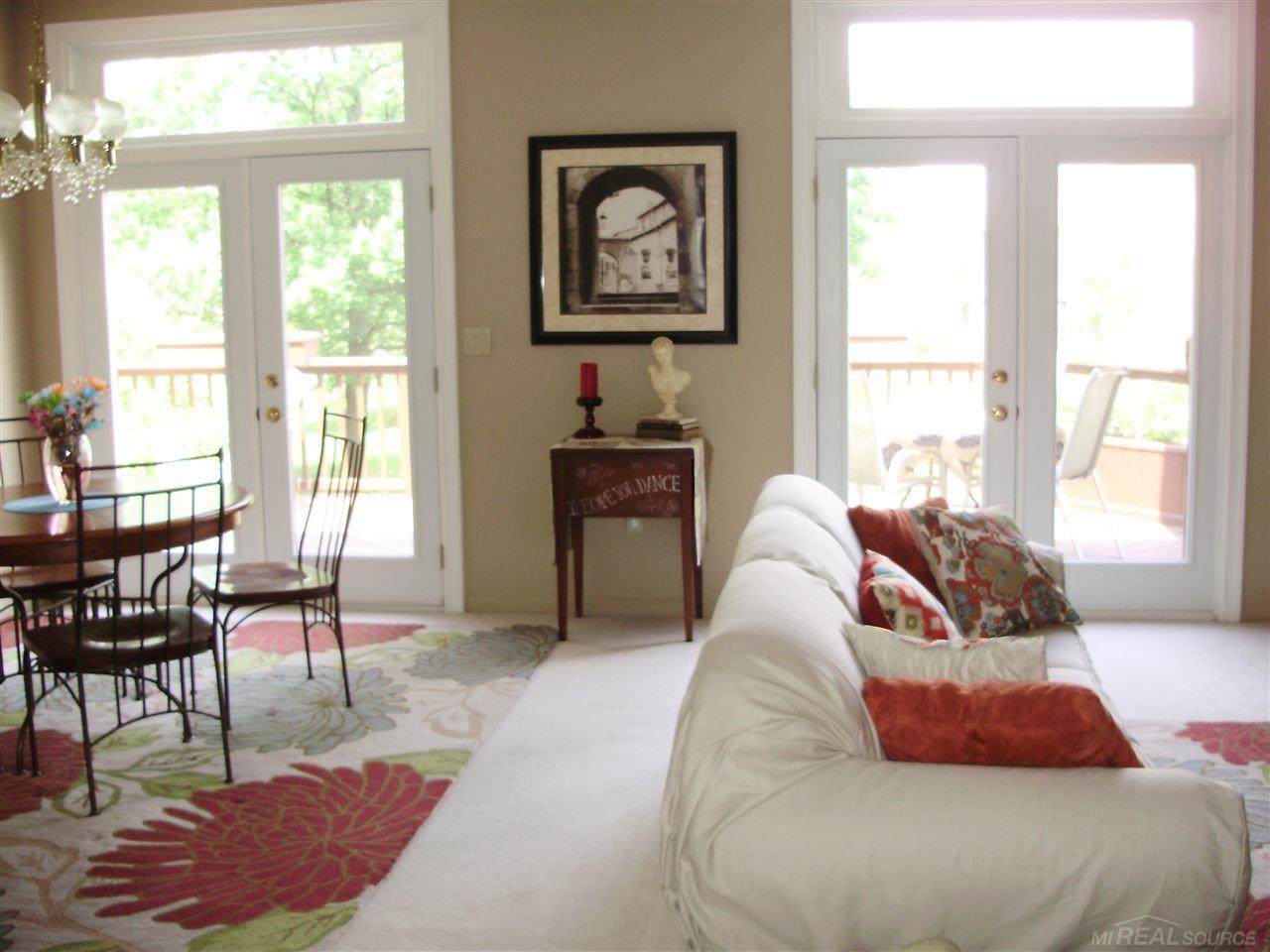 2267 Crystal Drive Rochester, MI 48309 - Photo 5 of 33 31292366-4.JPG