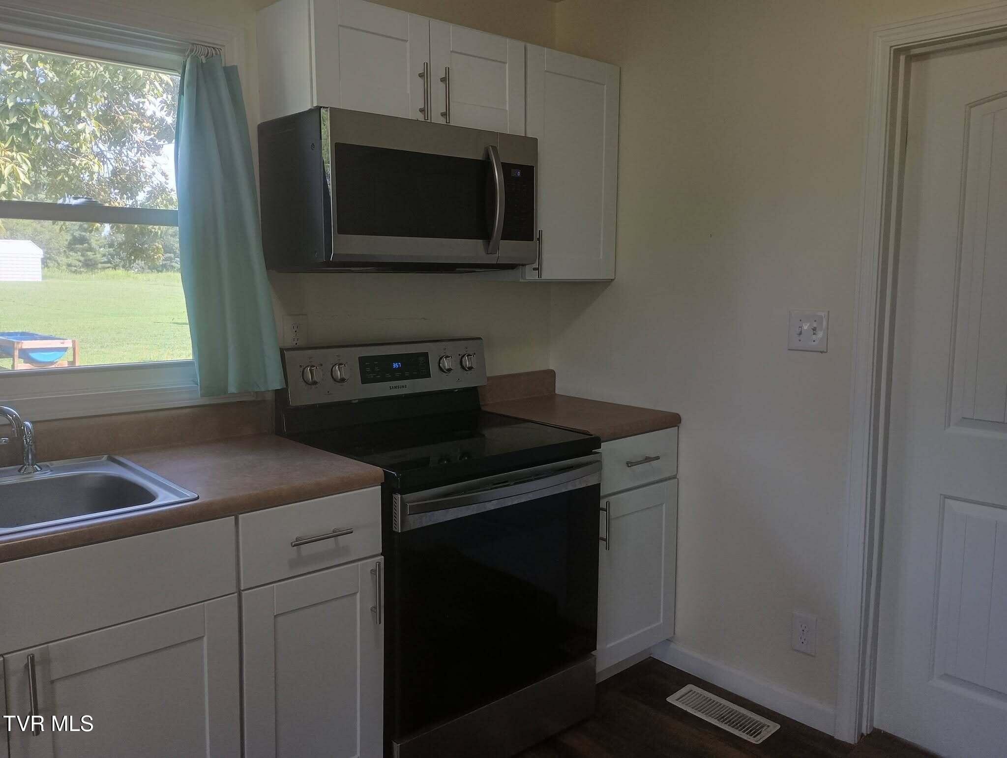 230 Mohawk Creek Road Midway, TN 37809 - Photo 18 of 35 Kitchen
