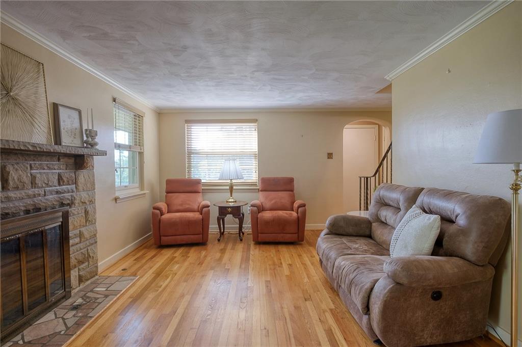 2346 Crestview Road Pittsburgh, PA 15216 - Photo 11 of 25