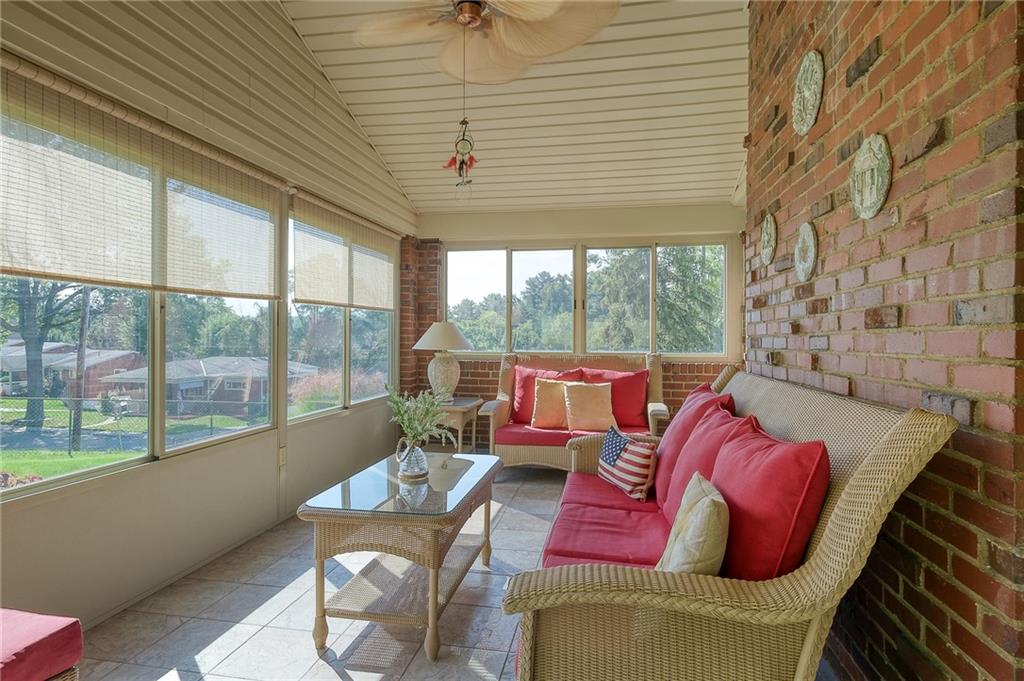 2346 Crestview Road Pittsburgh, PA 15216 - Photo 16 of 25 Sunroom