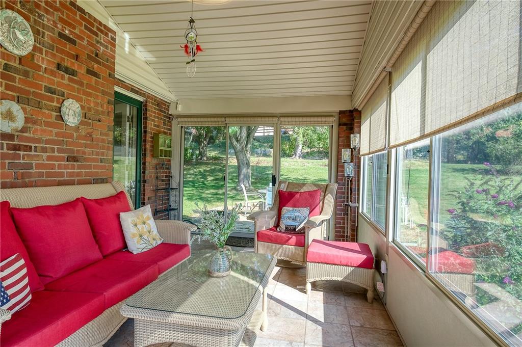2346 Crestview Road Pittsburgh, PA 15216 - Photo 17 of 25 Sunroom