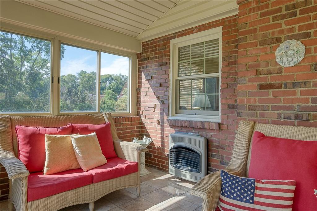 2346 Crestview Road Pittsburgh, PA 15216 - Photo 18 of 25 Sunroom