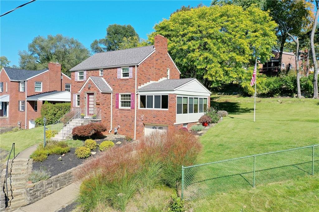 2346 Crestview Road Pittsburgh, PA 15216 - Photo 2 of 25