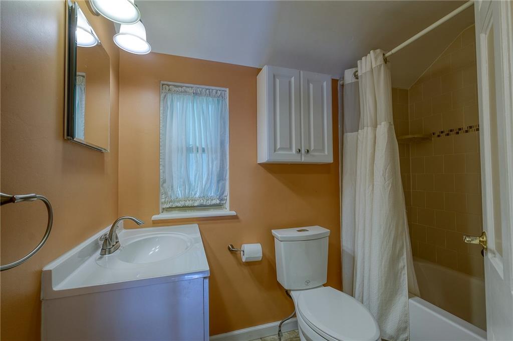 2346 Crestview Road Pittsburgh, PA 15216 - Photo 24 of 25 Full Bath