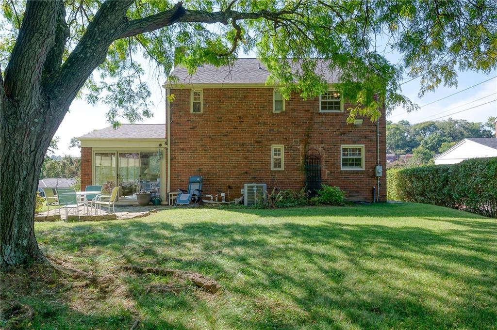 2346 Crestview Road Pittsburgh, PA 15216 - Photo 4 of 25 Back of home