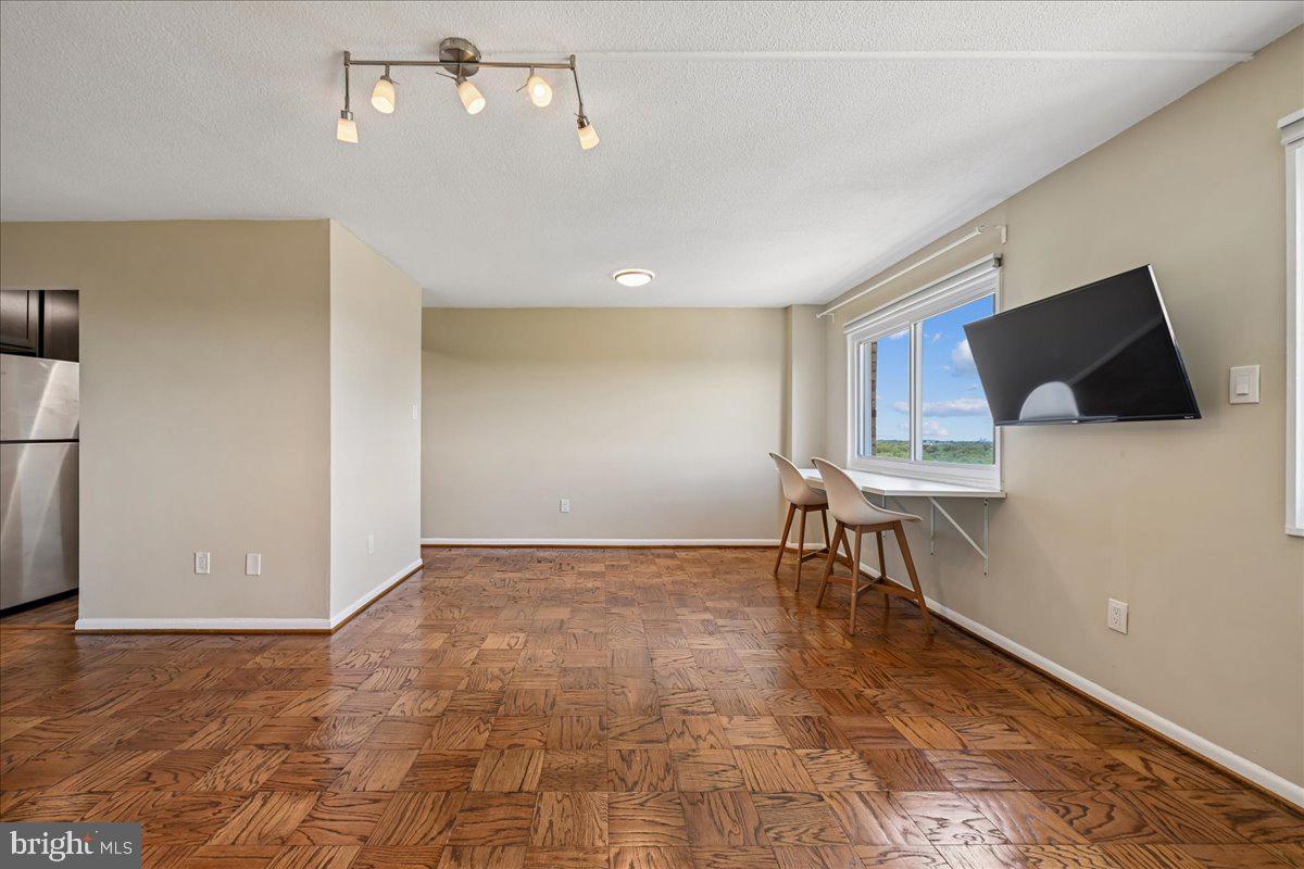 1121 University Boulevard West, Unit 1207 Silver Spring, MD 20902 - Photo 5 of 22