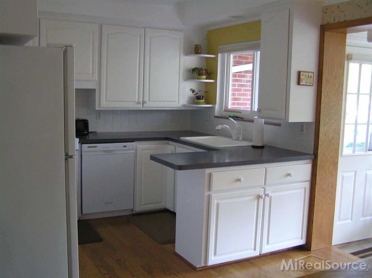 762 North Renaud Road Grosse Pointe, MI 48236 - Photo 8 of 26 31195714-7.JPG