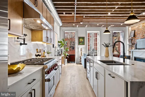 $899,000 | 151 North 3rd Street, Unit 2, Philadelphia, PA 19106