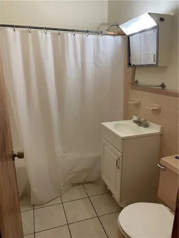 $950 | Undisclosed Address, Metairie, LA 70002