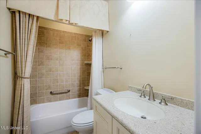 $815,000 | 5192 Wedgewood Drive, Olive Branch, MS 38654