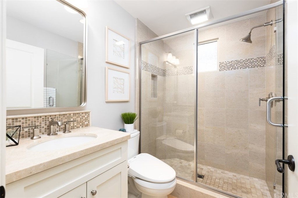 64 Domani Irvine, CA 92618 - Photo 23 of 39