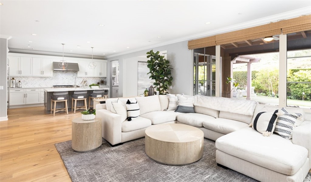 64 Domani Irvine, CA 92618 - Photo 3 of 39